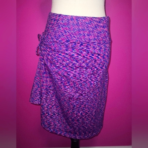 The North Face Ladies Pink/Purple Space Dye Wrap Skirt (Size Small) - Picture 2 of 11